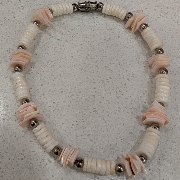 White Heishi And Blush Colored Shell Ankle Bracelet - Picture 6 of 8